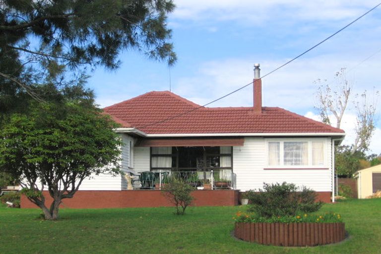 Photo of property in 30 Newington Road, Henderson, Auckland, 0612