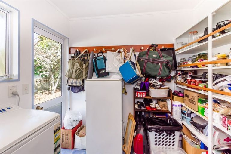 Photo of property in 8a Fleetwood Grove, Waikanae, 5036