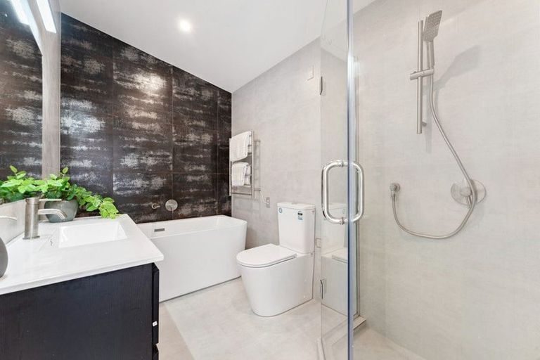 Photo of property in 7/122 Archibald Road, Kelston, Auckland, 0602