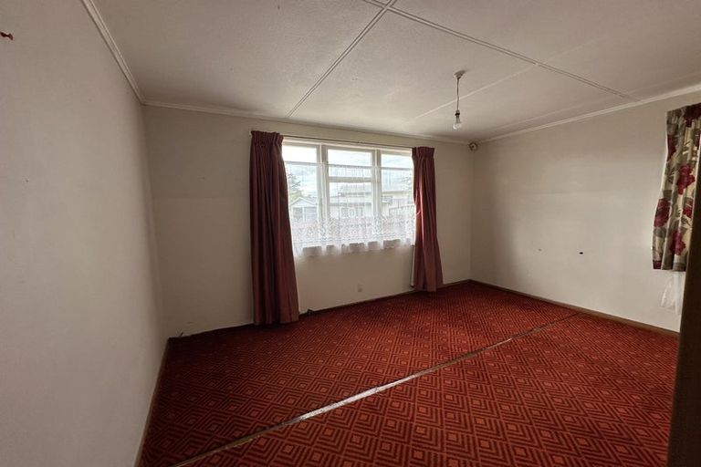 Photo of property in 11 Hinemoa Street, Levin, 5510