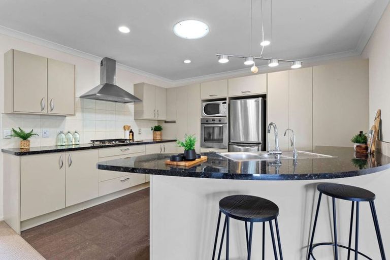 Photo of property in 2 Gibson Place, Papamoa Beach, Papamoa, 3118