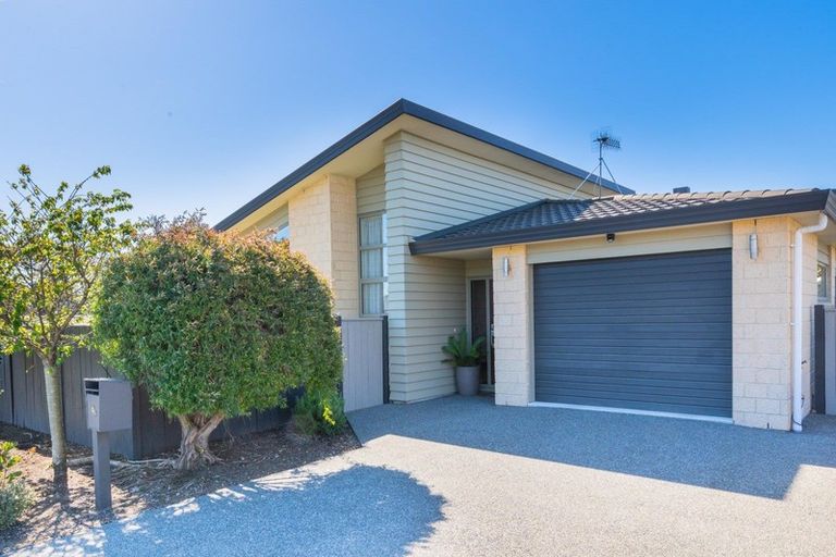 Photo of property in 4b Huia Road, Raumati Beach, Paraparaumu, 5032