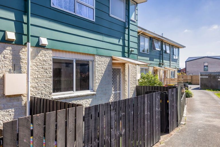 Photo of property in 3/19 Hargest Crescent, Sydenham, Christchurch, 8023