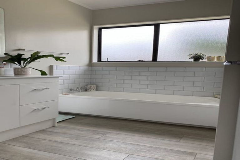 Photo of property in 89 Queens Road, Waikanae Beach, Waikanae, 5036