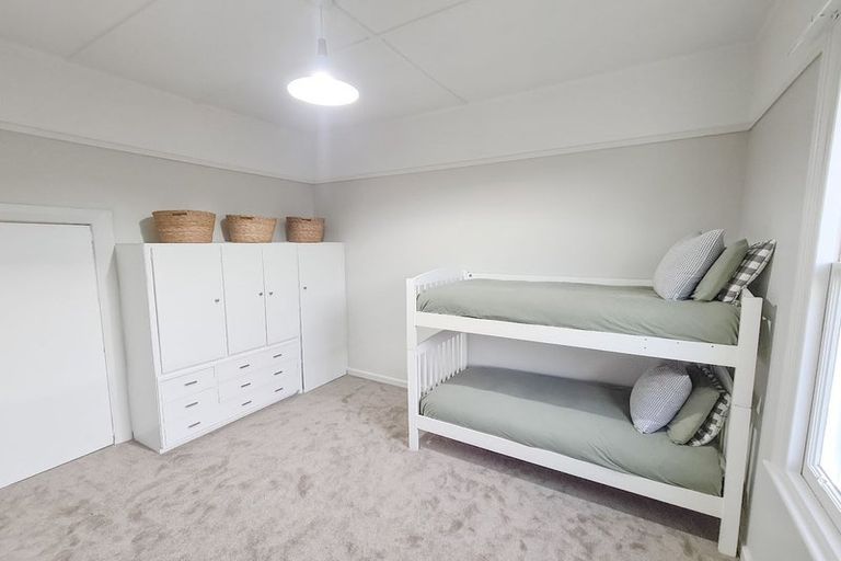 Photo of property in 100 High Street, Waimate, 7924