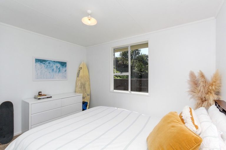 Photo of property in 119 Riversdale Drive, Merrilands, New Plymouth, 4312