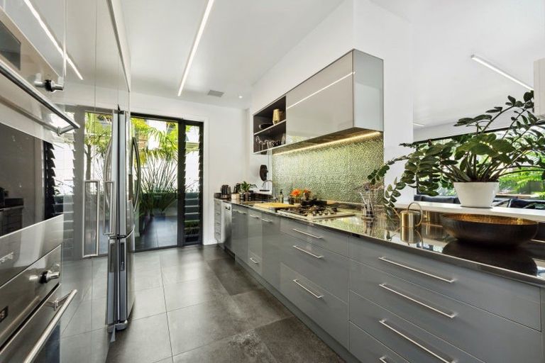 Photo of property in 349a Oceanbeach Road, Mount Maunganui, 3116