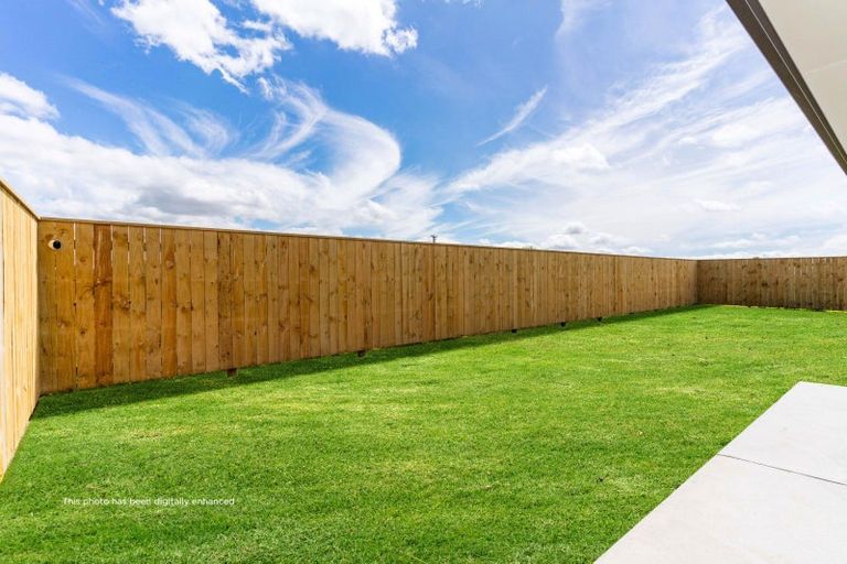 Photo of property in 59 Te Taniwha Road, One Tree Point, 0118