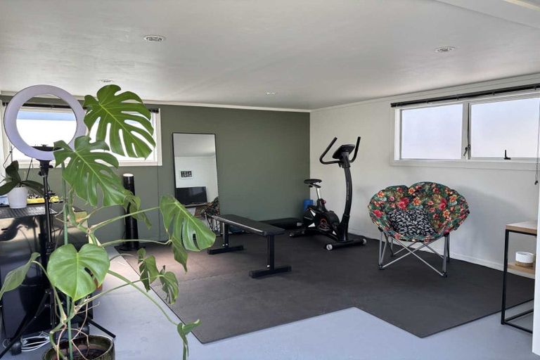 Photo of property in 45 Tait Drive, Greenmeadows, Napier, 4112