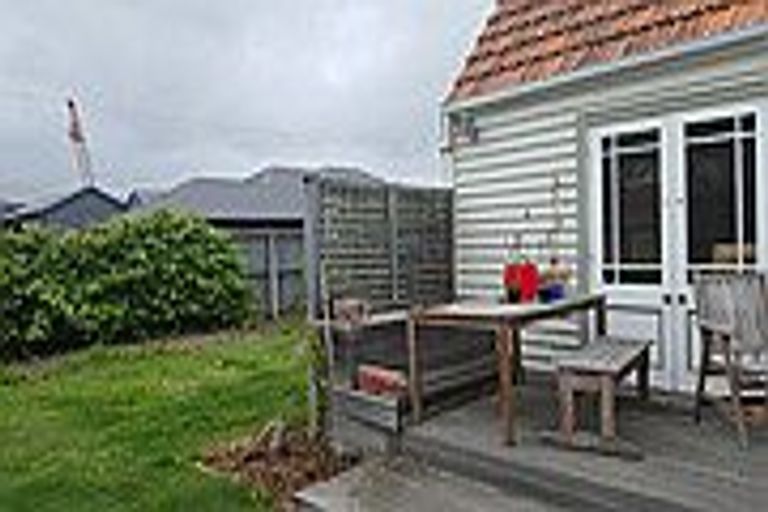 Photo of property in 15 Medway Street, Richmond, Christchurch, 8013