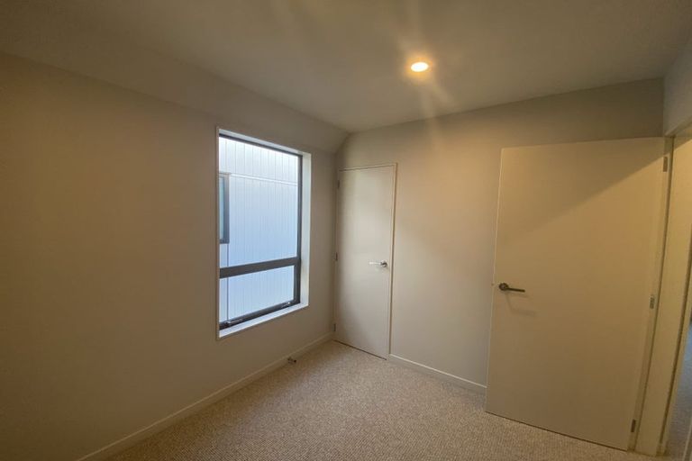 Photo of property in 2/130 Richmond Street, Petone, Lower Hutt, 5012