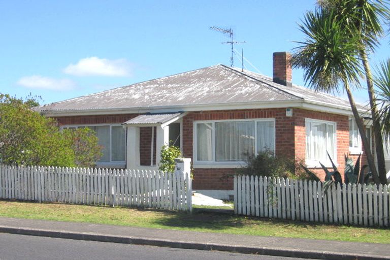 Photo of property in 2/87 Manuka Road, Bayview, Auckland, 0629