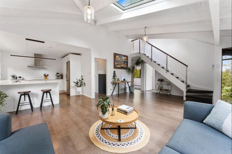 Photo of property in 3/57 Pupuke Road, Birkenhead, Auckland, 0627