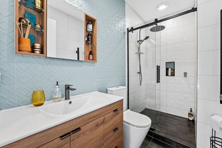 Photo of property in 482 Devon Street East, Strandon, New Plymouth, 4312