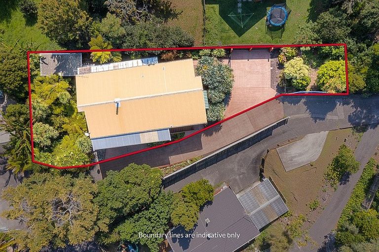 Photo of property in 1/76 Glamorgan Drive, Torbay, Auckland, 0630