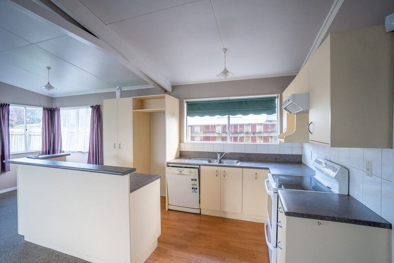 Photo of property in 59 Sutherland Crescent, Westbrook, Palmerston North, 4412