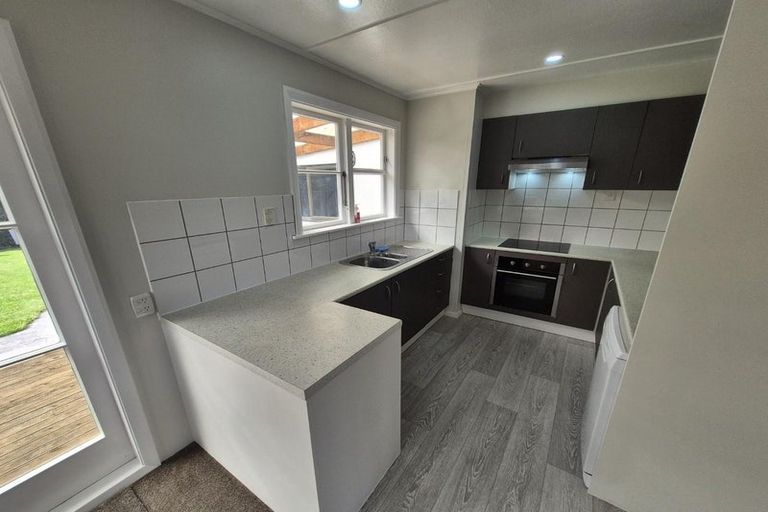 Photo of property in 18 Christian Street, Bryndwr, Christchurch, 8053