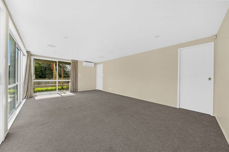 Photo of property in 68 Beechdale Crescent, Pakuranga Heights, Auckland, 2010