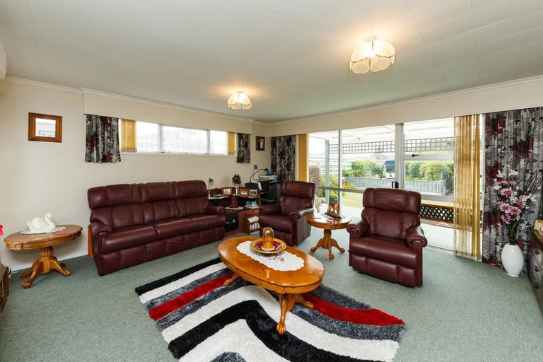 Photo of property in 36 John F Kennedy Drive, Milson, Palmerston North, 4414