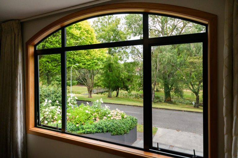 Photo of property in 9 Awatea Terrace, Hokowhitu, Palmerston North, 4410