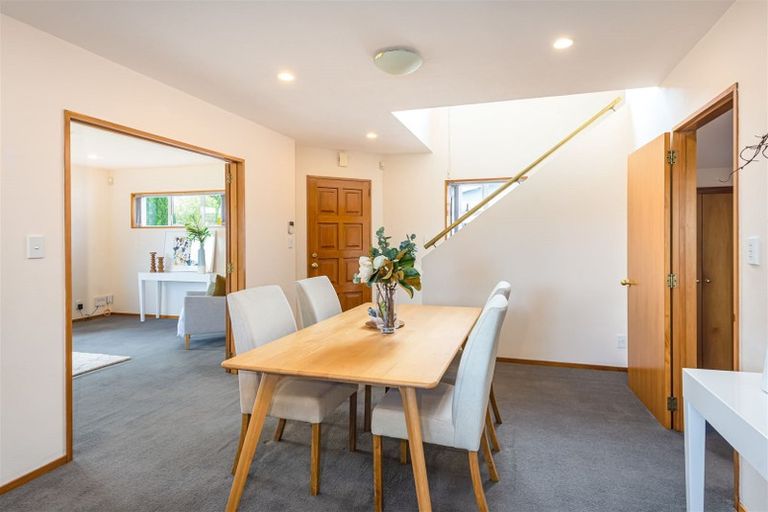 Photo of property in 33 Coniston Avenue, Ilam, Christchurch, 8041