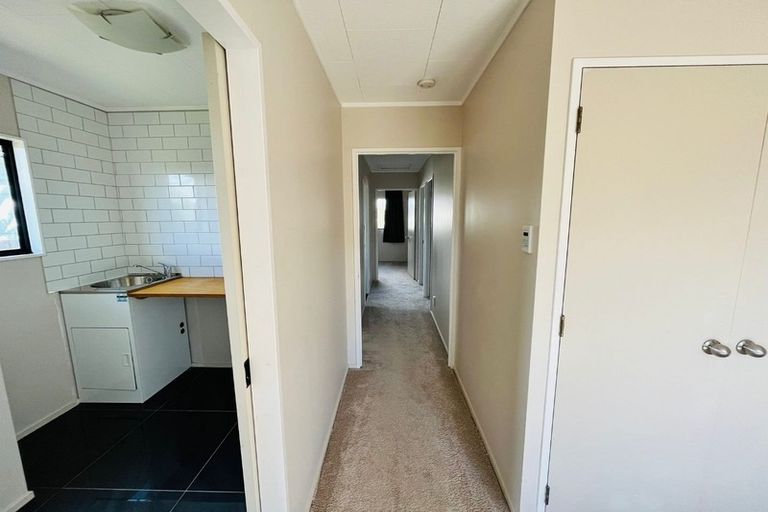 Photo of property in 1/8 Anglers Way, Wattle Downs, Auckland, 2102