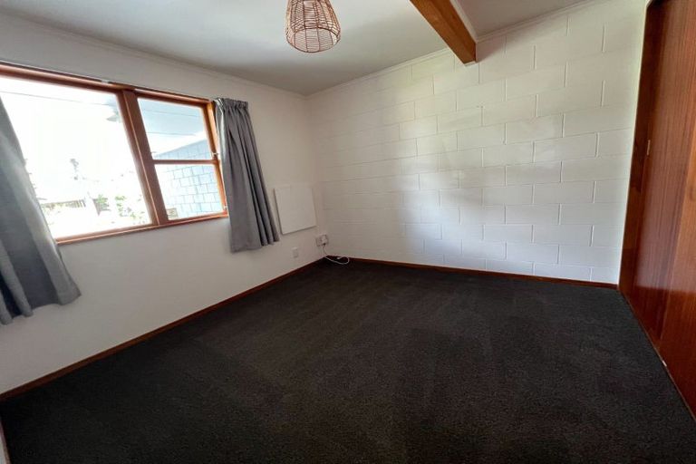 Photo of property in 24 Woodfield Avenue, Roslyn, Palmerston North, 4414