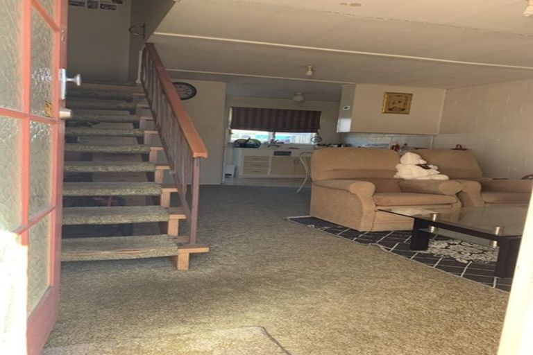 Photo of property in 2/11 Division Street, Riccarton, Christchurch, 8041