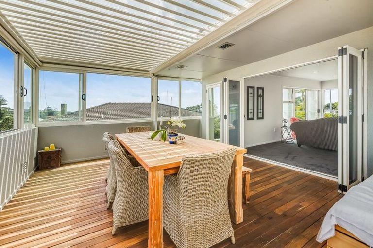 Photo of property in 1 Kowhai Road, Mairangi Bay, Auckland, 0630