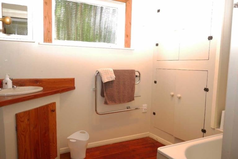 Photo of property in 18 Forest Lane, Raumati South, Paraparaumu, 5032