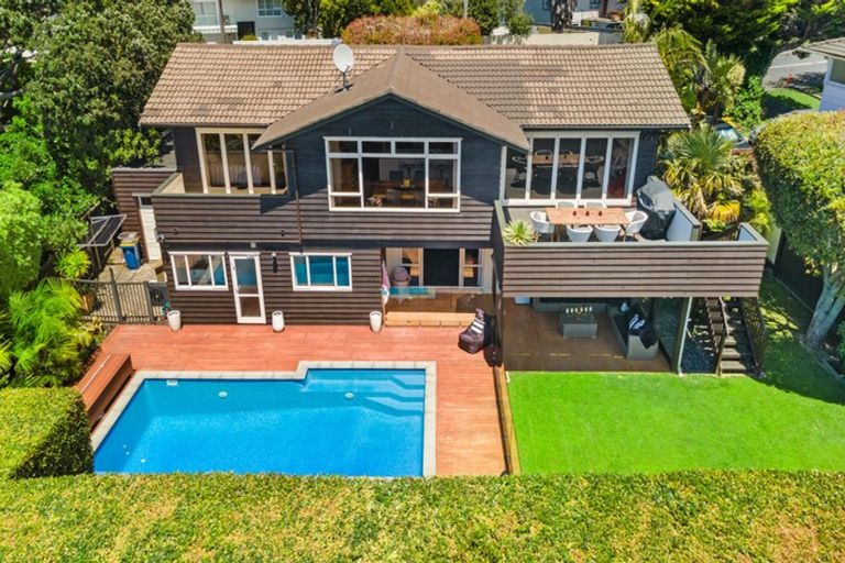 Photo of property in 29 Knights Road, Rothesay Bay, Auckland, 0630