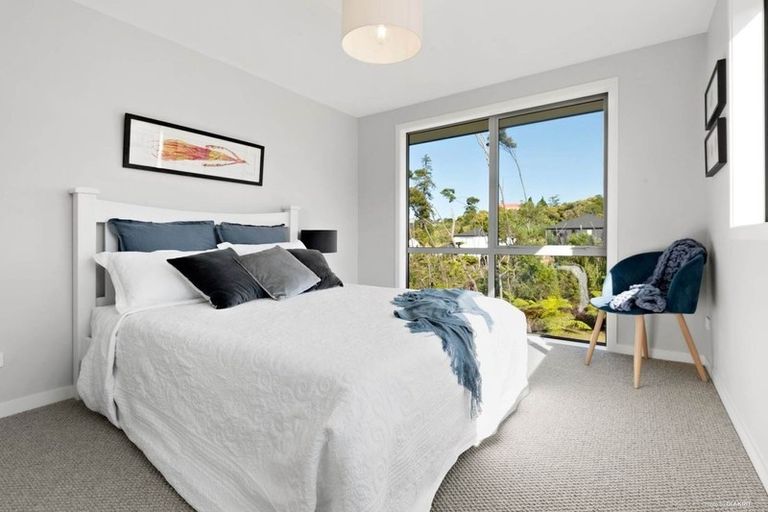 Photo of property in 8 Vazey Way, Hobsonville, Auckland, 0618