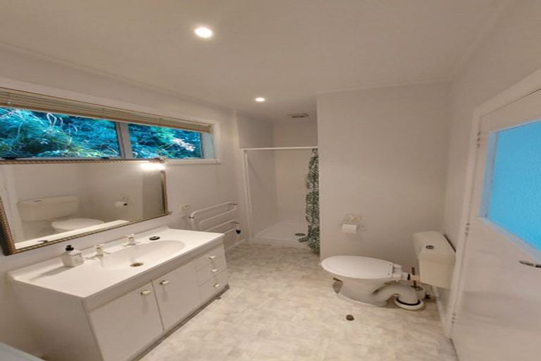 Photo of property in 7 Glenville Road, Karaka Bays, Wellington, 6022