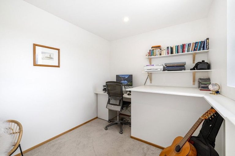 Photo of property in 20 Sheraton Place, Redwood, Christchurch, 8051