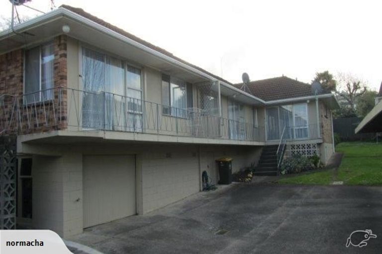 Photo of property in 3/20 Parkhill Road, Mellons Bay, Auckland, 2014