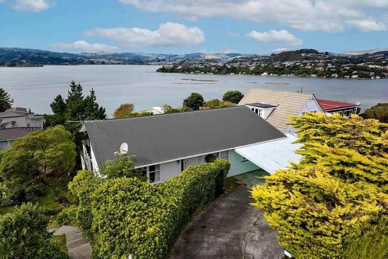 Photo of property in 30 Mana View Road, Paremata, Porirua, 5026