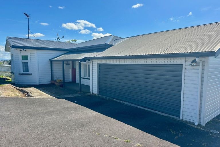 Photo of property in 82 Forest Lake Road, Forest Lake, Hamilton, 3200