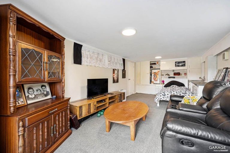 Photo of property in 16 Kurnell Drive, Botany Downs, Auckland, 2010