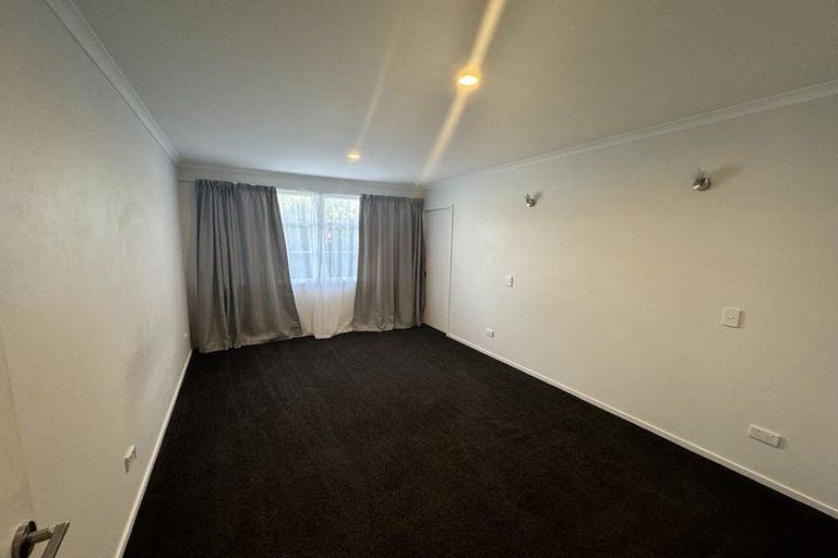 Photo of property in 571a Queen Street East, Levin, 5510
