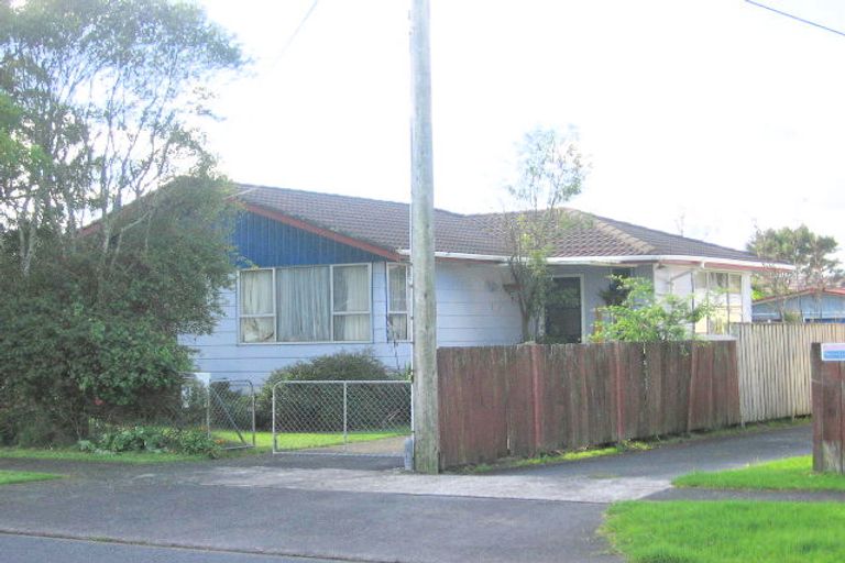 Photo of property in 33 Border Road, Henderson, Auckland, 0612