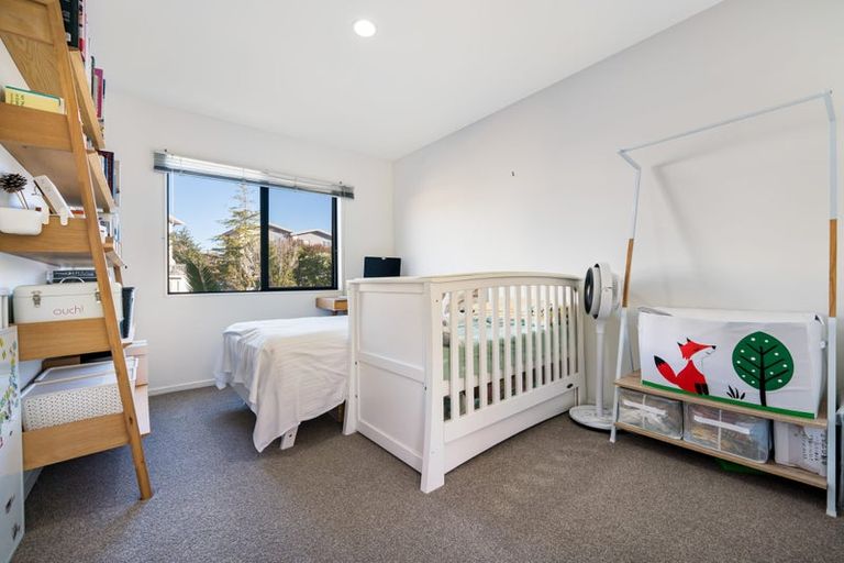 Photo of property in 3/11 John Jennings Drive, Oteha, Auckland, 0632