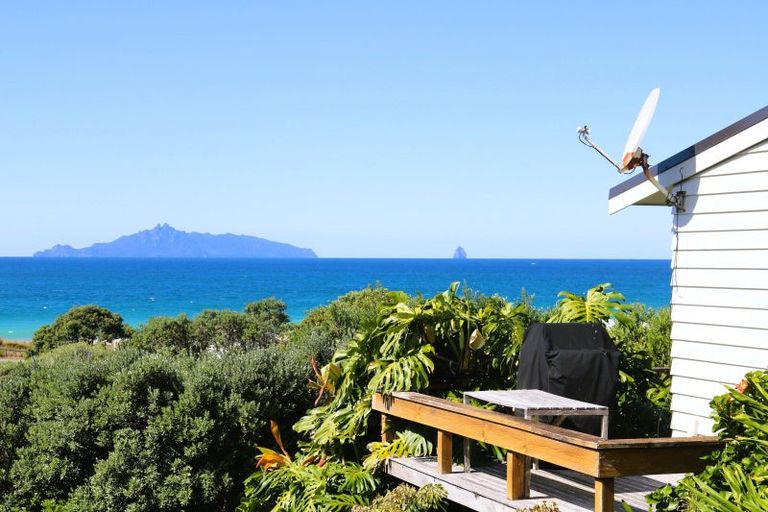 Photo of property in 8a Wairahi Road, Langs Beach, Waipu, 0582