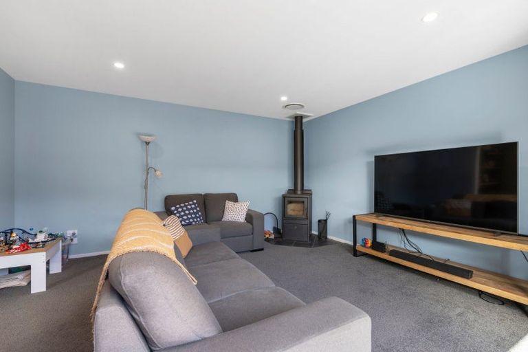 Photo of property in 17 Tara Crescent, Woodend, 7610