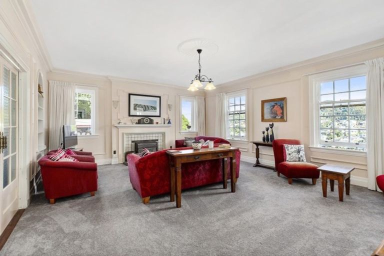 Photo of property in 31 Melbourne Road, Island Bay, Wellington, 6023