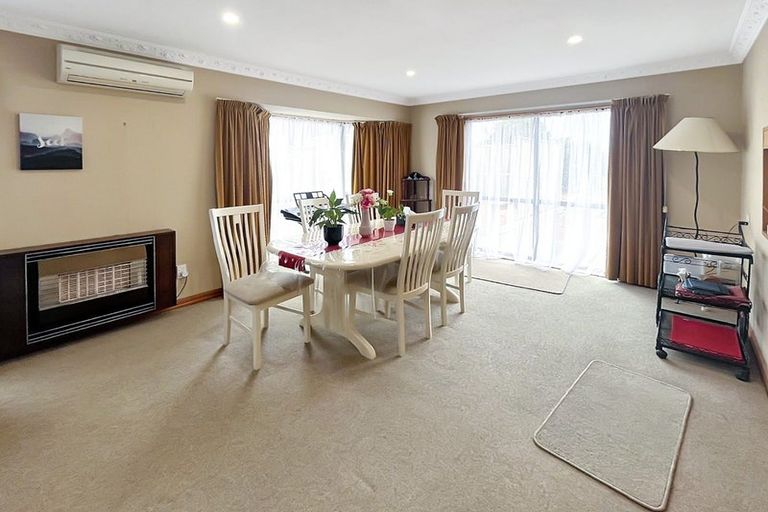 Photo of property in 111 John F Kennedy Drive, Milson, Palmerston North, 4414