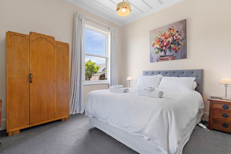 Photo of property in 98 Jellicoe Street, Martinborough, 5711