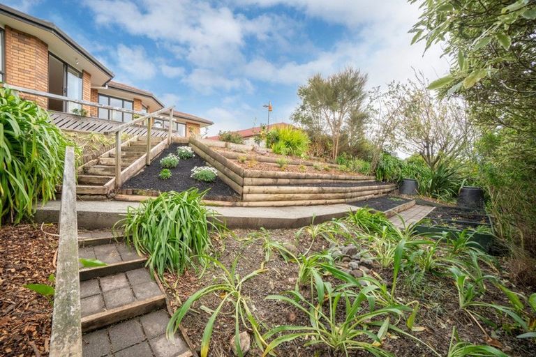 Photo of property in 143 Summerhill Drive, Fitzherbert, Palmerston North, 4410