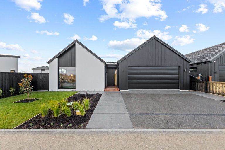 Photo of property in 1 Hobbs Lane, Harewood, Christchurch, 8051