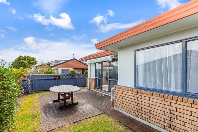 Photo of property in 3/520 Don Buck Road, Westgate, Auckland, 0614