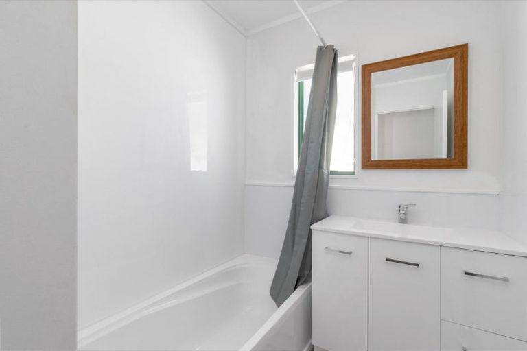 Photo of property in 1 Mary Keane Lane, Parakai, 0830